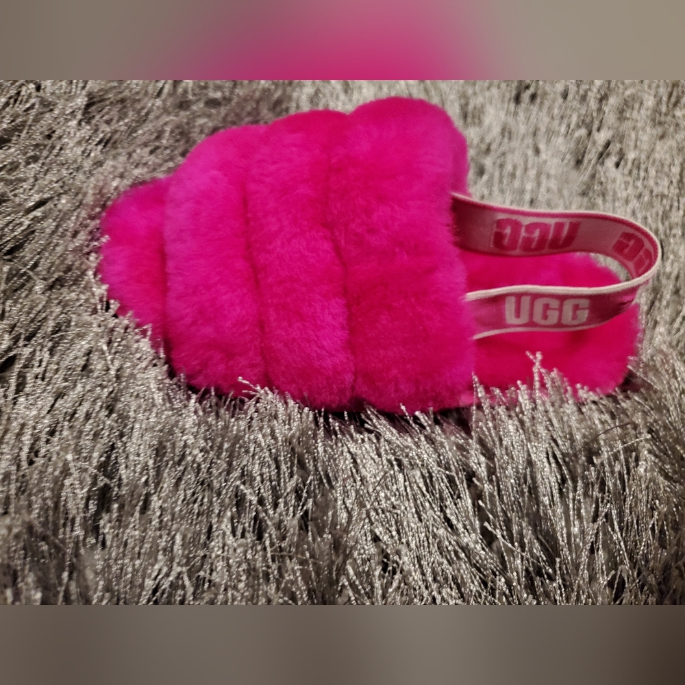 Size 12 Girls Hot Pink Ugg open toe sling back sandal- NEVER WORN